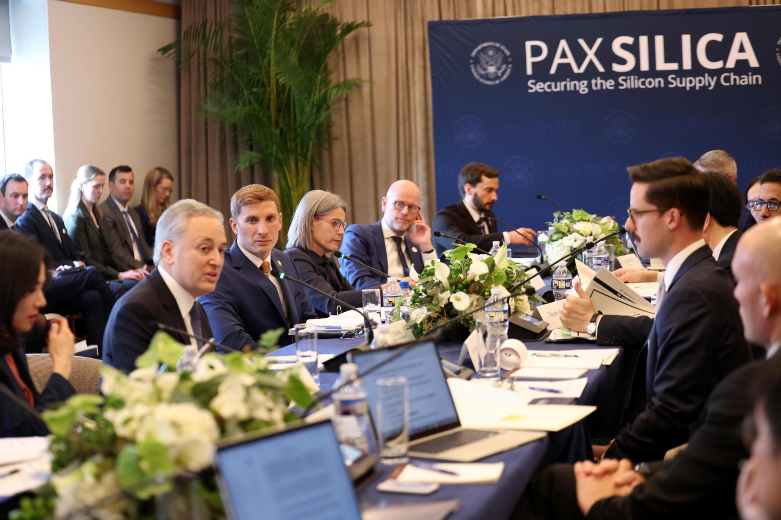 U.S. Tries to Force Nations into AI Cold War: Pick a Side or Get Left Out of the Silicon Party