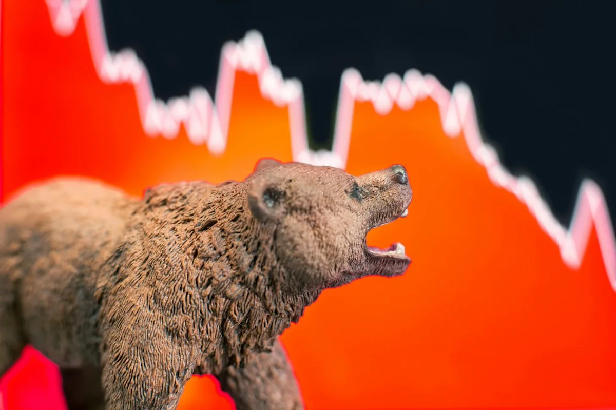 Stocks Hit Record Highs – Valuation Warning Lights Flash Like a Dot‑Com Disco