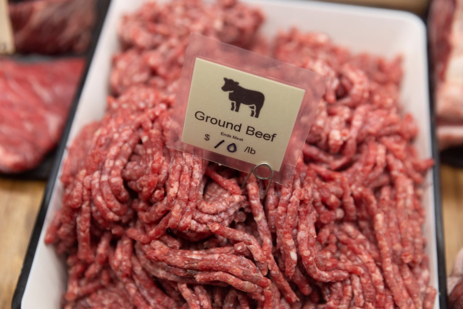 Trump’s ‘Beef Bonanza’: 300K Tons of Imported Ground Beef Promised at 25% Off – Ranchers Cry ‘Herd‑Harming’